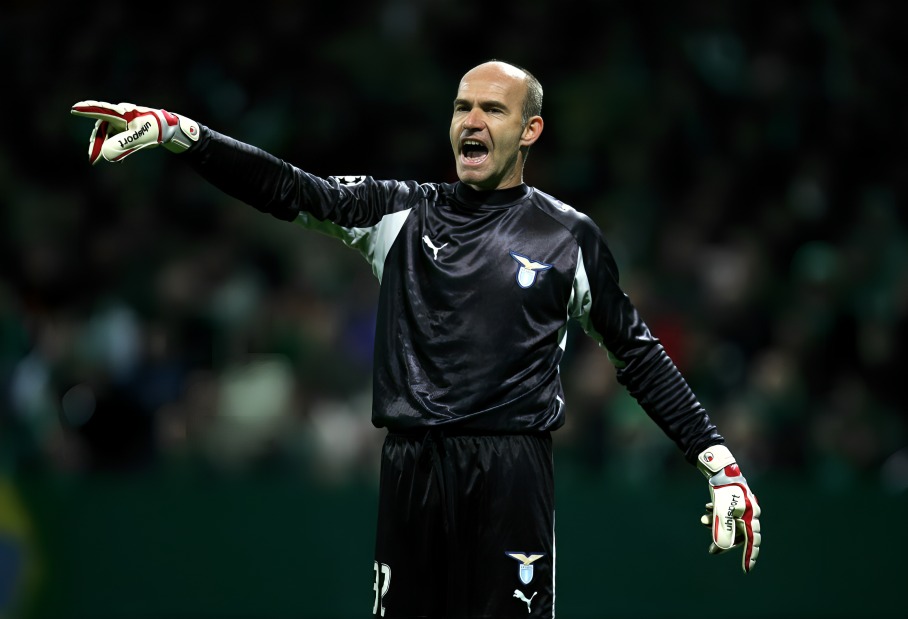 oldest and youngest goalkeepers