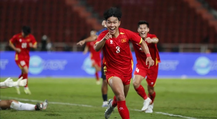 Việt Nam trước Thái Lan